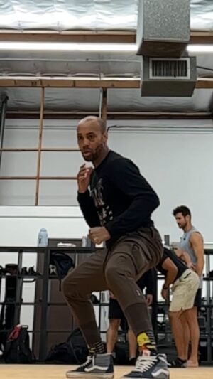 Aaron Toney Instagram - #kicks #movement quick mini session I had after doing privates. Keep moving y’all. ☺️👊🏾
#flow #tkd #taekwondo #martialarts #asrv #stancesocks #simpsons #keepgoing #poc #black #vans #jam #jamfam