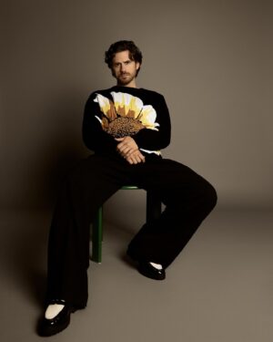 Aaron Tveit Instagram - @numero_netherlands 🌻

Photographer: @flxashstudios 
Stylist:  @brandonmgarr 
Groomer:  @timmackaybeauty 
Set design:  @rossmccallum_ 
Executive producer:  May Lin Le Goff for Aries Rising 
Interview: @marekbartek