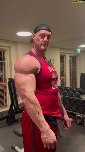 Aaron W Reed Instagram - Ahh Shitchya!! I have learned a lot about training arms over the years. I’ve trained them too much and not at all trying to find what works. Fortunately I finally figured it out. And it’s not what you would think. Because I am so happy I figured it out I am giving the secrets away… for FREE… just comment “Arms” below to get the info you need. I know, you can thank me later 😉