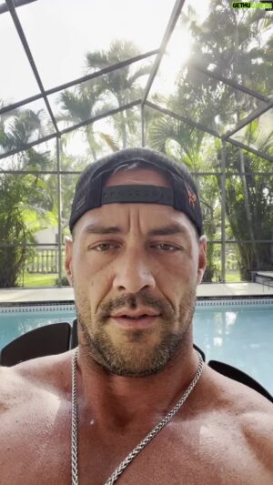Aaron W Reed Instagram - Comment “Whey” to find out what the best protein is. It comes in two flavors.