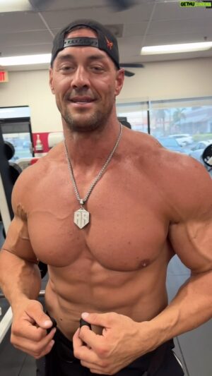 Aaron W Reed Instagram - Comment “tank” to get yours and enter to win the truck! Great time to level up that wardrobe son! You’ll thank me later 😉