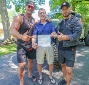 Aaron W Reed Instagram - Congrats to Casey Winslow of Normandy Tennessee for  Winning the Monarck #5 Giveaway!
.
If you want to watch his live reaction of us pulling up to his house un announced.
.
Comment video 

Ill send you the link to the video and reaction