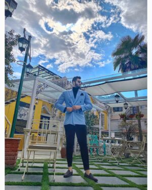 Aashirman DS Joshi Instagram - so stoked summer is almost here 🤩