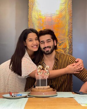Aashirman DS Joshi Instagram - So your boy is 23 now 🤓 Thank you to all the people who took the time to wish me and send me such sweet messages ☺️❤️ Spent my birthday with the fam and the cast of ‘The Backyardigans’ 😅 Ahoy there, Ahoy ! 👋🏻