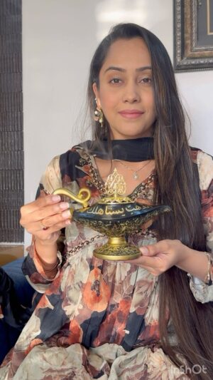 Aasiya Kazi Instagram - This Ramzan Gift your Relatives/Friends this exotic fragrance from @exotic_oud_india 
This is my fav from my dearest @nuzhathashir ❤️

#exoticoud #oud #fragrance #love #instagram #instalike #réel #insta