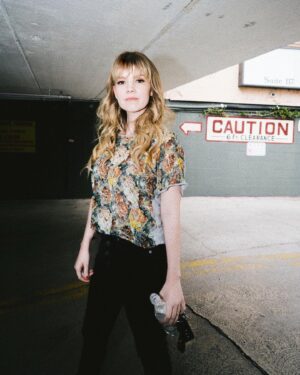 Abbie Cobb Instagram - I’m probably the tallest person you know. 📸 @mattoliver