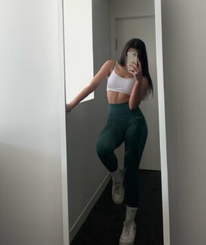Abby Bergman Instagram - I was so lucky to receive a package from @shawtyactive this week, an Aussie brand located in my favourite place, the Gold Coast. The garments are all made from moisture wicking fabric, snug yet stretchy and hug in all the right places. I’m wearing seemless contour leggings in deep teal, seamless camo shorts in neon orange and bubblegum. Thank you so much @shawtyactive for new favs, im so exited to workout these new pieces in the gym!