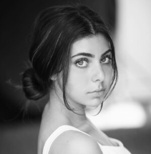 Abby Bergman Instagram - fresh faced shoot by @aliciaruberto @newdimensionphotographyau . I am absolutely in love with the results especially because I have never done a no makeup shoot before! @aliciaruberto really brought out my best features and I couldn’t be happier with the results! 

#mascaraonly #coachella #newshoot #photoshoot #nomakeupmakeup #freshfaced #keepgoing #positivevibes #weekendtime #bigeyes #biggreeneyes #newheadshots #melbournemodel #melbournemodels #beauty #melbourneinfluencer #shootday #bnw #bnwphotography #wokeuplikethis #stare #insta_ #nomask #thisisme #freshfaces #aussiebeauty #abbybergman #abbybergmanphotos