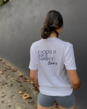 Abby Bergman Instagram - Check out @coldrockofficial awesome new merch range. I’m loving all my new pieces! Link in their bio #mycoldrock
🍦

-
📸 @ellaberg__ ❤️