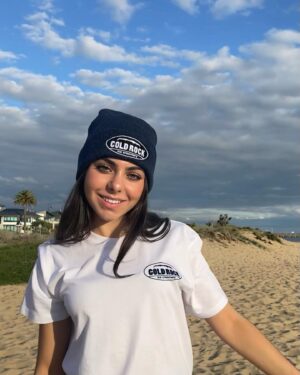 Abby Bergman Instagram - Check out @coldrockofficial awesome new merch range. I’m loving all my new pieces! Link in their bio #mycoldrock
🍦

-
📸 @ellaberg__ ❤️