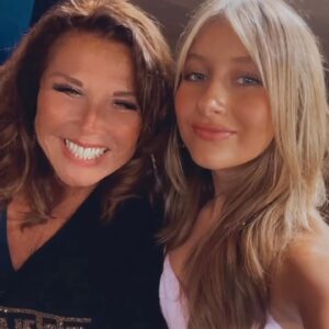 Abby Miller Instagram - Happy birthday to you!!!! 🎊 @ellianawalmsley_ you make me more and more proud with every year that passes. You have and always remain a wonderful representative/ alumni of the #ALDC & I love you so very much! Have a wonderful day with your friends and family sweetheart 🍰🎉🥳 #aldcla #aldcproud #abbyleedancecompany #dancemoms #abbylee #leaveitonthedancefloor #abbyleemiller #ellianawalmsley