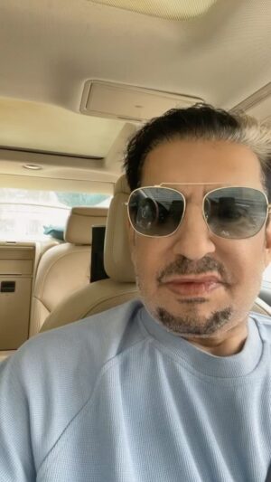 Abdullah Al Sadhan Instagram - على دربي اخذتهم من المدرسة .
ابناء الابن تركي ، المشاركين في حلقة الصاعقة .
