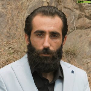 Abdurrahman Tutar Instagram - Aktör, karanlığı yansıtırken içindeki ışığı unutmaz. #attimtut #dizi #sinema #tiyatro