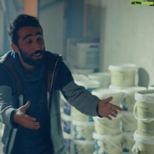 Abdurrahman Tutar Instagram - Boya imalatı yapılır. :) Ustalarla aynı sahneyi paylaşmak gurur vericiydi. :) @oztekinrasim @ipektenolcay #BoyacıUfuk #HikoDayı #Nergis . #showtv #atutarr #rasim #öztekin #rasimöztekin #klavye #delikanlıları #klavyedelikanlıları #ipektenolcay
