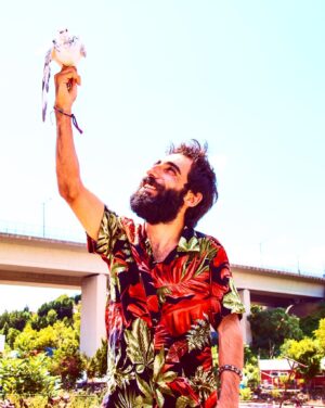 Abdurrahman Tutar Instagram - Yürüyerek sahneden indi ve usulca mırıldandı, kayıt başlasın. #dizi #film #sinema