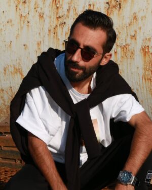 Abdurrahman Tutar Instagram - Etrafın değil duruşun önemli. 

#tv #sinema #tiyatro