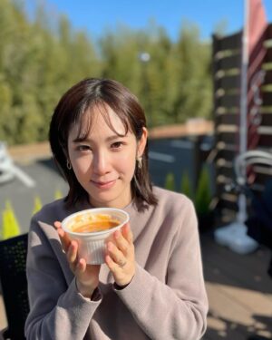 Abe Junko Instagram - ☀︎

もう12月半ば過ぎなのに
ぽかぽかあたたか。
外でゆったりランチをして
心地良い週末でした🎶