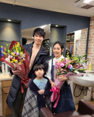 Abe Junko Instagram - 本日はついに…！
映画『はい、泳げません』公開日‼️

ほんとうに、、
自分の大好きなこの作品を
みなさんに観ていただける
今日という日を迎えられて嬉しいです。

この映画を観た人に
「わたしも誰かに助けてもらおうかな」
と一歩踏み出してもらえたら、幸せです。
そんな素敵な連鎖が
この映画とともにありますように✨

よろしくお願い致します🤲💕
@takanashi_oyogemasen 
#はい泳げません 
#長谷川博己 さん #綾瀬はるか さん
#クランクアップ