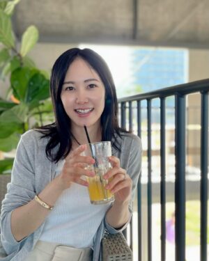 Abe Junko Instagram - 🍃

今週もお疲れ様ですꕤ*.ﾟ

8月もあと少し☺✨
ここまで暑さが続くと
秋の涼しさが楽しみになってきます🍂

それでは
良い週末を🌿 o.*