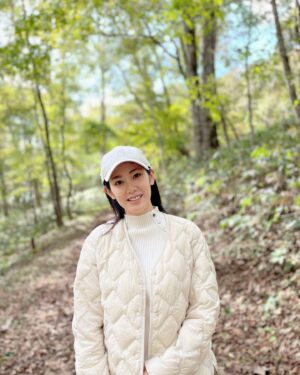 Abe Junko Instagram - 🍃🍃

この間お散歩した湖畔。
澄んだ空気に心が癒されました。