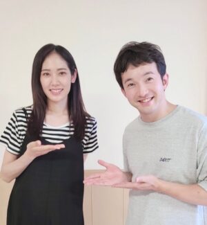 Abe Junko Instagram - TBS系日曜劇場『オールドルーキー』（毎週日曜　後9：00）第6話（7日放送）に出演することになりした☺︎♪

2回目の共演をさせて頂いた、浅利さんと📸

移籍を希望しているバスケットボール選手・新垣和人（浅利陽介さん）の妻・新垣あかねを演じます🏀⛹️

6話の見どころは家族や仕事での“チームワーク”です。

ぜひご覧下さい！
よろしくお願い致します🤲💕

@oldrookie_tbs 
@yosuke_asari_official