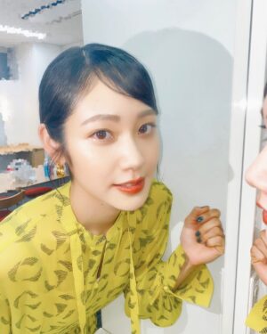Abe Junko Instagram - 𖤣𖥧𖥣𖡡𖥧𖤣

曇りや雨の日が続いていますが
みなさんお元気ですか？ଘ(੭*ˊᵕˋ)੭* ੈ♡‧₊˚

楽屋にてパシャ📸✨