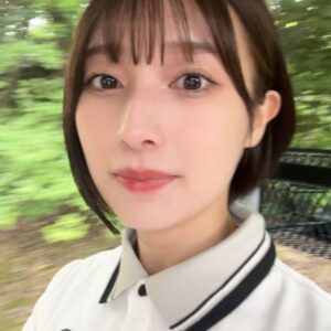 Abe Wakana Instagram - ゴルフ！

初めてコース行ったよ〜🏌️‍♀️(まだ回ってはいない)
めっちゃ気持ち良かった！！

濱弥早プロに教えて頂きました！
ありがとうございました☺️

YouTube「裏なんばちゃん」にて金曜22時に動画公開！
ぜひ緑を感じながらご覧ください⛳️

#全部顔に出るタイプ
#ゴルフ#ゴルフウェア#golf