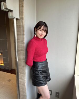 Abe Wakana Instagram - 赤が大好きです♡

あんまりイメージは無いかもしれないけど…
赤を身につけてた写真をいっぱい集めてみました💃👠

どれがお気に入りですか？🍷

#dazzlin#きれいめコーデ#大人カジュアル#赤