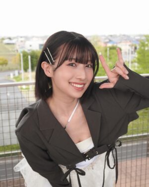 Abe Wakana Instagram - New single「これが愛なのか？」
本日発売です！🤟🏻

NMBOfficial YouTubeのMVも、ぜひご覧くださいね🤟🏻

そこに愛はあるんか〜？🥰
#Isthislove
#NMB48#アイドル