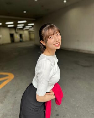 Abe Wakana Instagram - 最近は、iPhoneのポートレートモードで撮るのに
ハマっています📸
画質が綺麗に撮れる！！

実は背中も…あちこち開いてるお洋服でお送りしました🫣