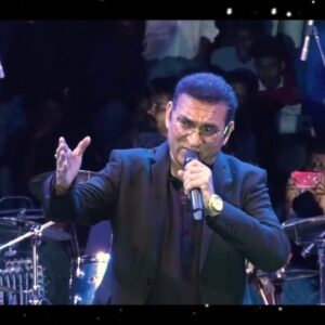 Abhijeet Bhattacharya Instagram - Enjoyed performing on the banks of #narmada river...

#ishqchuptanahi
#abhijeetunplugged
#abhijeetsongs
#bollywoodsongs
#BollywoodClassics
#AkshayKumar
#NadeemShravan
#kareenakapoor
#sameeranjaan