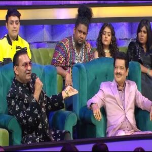 Abhijeet Bhattacharya Instagram - Khiladi... & Anari... 

 @uditnarayanmusic @anumalikmusic

#uditnarayan
#abhijeetunplugged
#abhijeetsongs
#abhijeetfans
#AnuMalik
#bollywoodmusic
#bollywood
#mainkhiladituanari
#BollywoodClassics
#lamusica