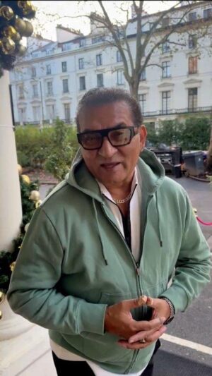 Abhijeet Bhattacharya Instagram - Sunday 10th Dec #Dubai ... #rewindreloaded.. another smashing concert at #CocaColaArena  #UditNarayan #Kumarsanu  #alkayagnik #Adityanarayan #AbhijeetBhattacharya #abhijeetunplugged 
#bollywoodsongs #abhijeetsongs #90sera #90sbollywoodhits