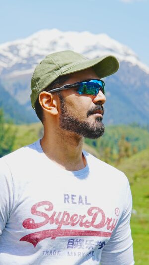 Abhinav Shukla Instagram - Kashmir is rightly called Jannat! 😍. #j&k #kashmir #pahalgam #srinagar