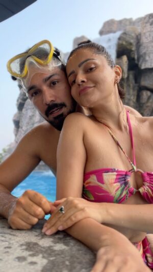 Abhinav Shukla Instagram - So far yet so close ❤️❤️ ……….. Missing you Terribly @ashukla09