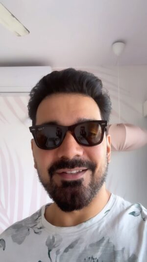 Abhinav Shukla Instagram - Clue : An old woman receives an unexpected Bouquet of flowers on Valentine’s day!  Now guess what could be the story before 2:15 pm 😀 .  Special thanks to @aakankshasingh30 @faridapatelvenkat @_vipul_shukla_ @crazy_cool_couple  @man.vs.tarmac @aniishajmeraa @__jimit__  @zednem2901 #cestlaviehomestay