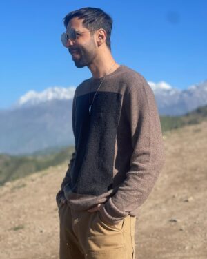 Abhishek Banerjee Instagram - Thank you everyone for all the warmth and love in your birthday wishes ❤️ I had a great one thanks to the Himalayas and the love of all you lunatic souls 🤪🙌🤗

#himalayas #birthday #traveller #nomad #lunatic #souls 
#actot #actorslife