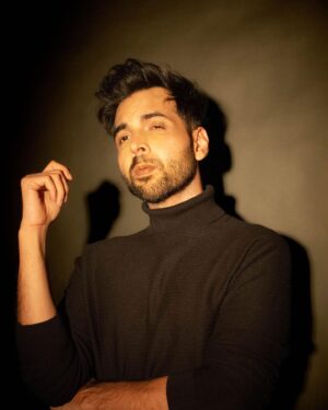 Abhishek Banerjee Instagram - Thoughts will come n go .. mindset will remain ;)

@trunkmotionpictures 
@ryan_cube
@palka_sodhi

Hair by @arbazshaikh6210 
Make up @makeupby.shiva