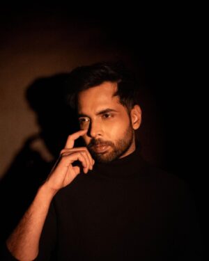 Abhishek Banerjee Instagram - Swipe left for vibe change ;)

@trunkmotionpictures 
@ryan_cube
@palka_sodhi

Hair @arbazshaikh6210 
Makeup @makeupby.shiva 

#differentmoods #differentvibes #actor #actorslife