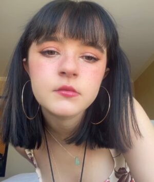 Abi Monterey Instagram - Many pics of one outfit