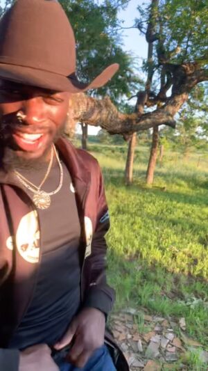 Abimbola Osundairo Instagram - Howdy 🤠 
A new sheriff in town!
#space