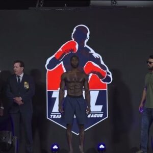 Abimbola Osundairo Instagram - Looks like we have cowboy jerky on the menu 🤤 
The day has finally come. The all-star fight, where we battle one of @royjonesjrofficial fighters.
Go on @teamcombatleague ‘s link in bio to watch the free live stream of the fight at 4pm PT.
#SPACE