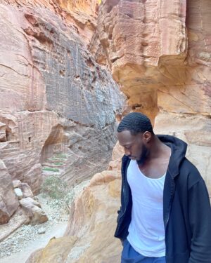 Abimbola Osundairo Instagram - The 8th Wonder spending time with the 7th Wonder of the world 🌍 
#Space