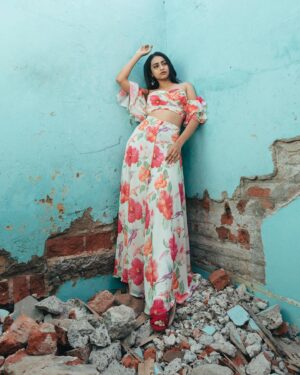 Abitha Venkat Instagram - Sun tans and SPFs. What would we all do without these summers? ☀️
.
..
#summer #photography #model #laughs #chennai #india #actor #suntan