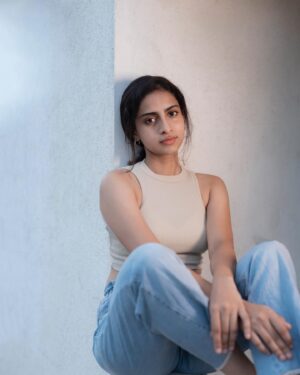Abitha Venkat Instagram - 🤍🐧
On cam: @irst_photography 
.
..
#mottamadi #breeze #photoshoot #chennai #india #model #casual
