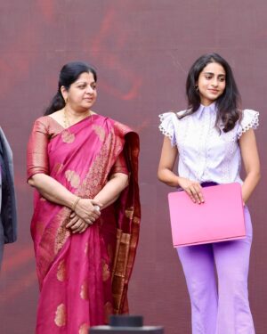 Abitha Venkat Instagram - Thank you St.John’s higher secondary for having me as a chief guest for Impulse- an inter school cultural fest 😊✨