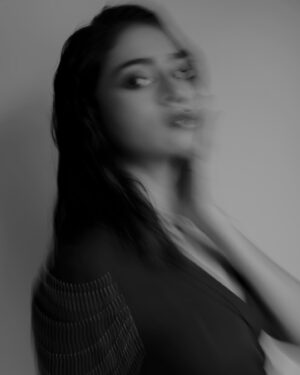 Abitha Venkat Instagram - Wanted to post something yellow today but posting grey with a yellove heart 💛 
.
Shot by @dhakshinkrishnanphotography 
Styled by @priyaharie 
Makeup and hair by @snehamnj @hair_by_naemat 
..
…
#model #photo #fashionphotography #csk #2023 #chennai #blackandwhite