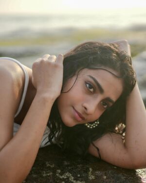 Abitha Venkat Instagram - 🌊🌥️
On cam: @anitakamaraj 
.
..
#onesunnyday #beachphotography #kovalam #chennai #instagood #modelphotography #sand #india #netruavalirundhal