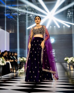 Abitha Venkat Instagram - Glitter and gold ✨
.
..
#model #chennai #fashionwalk #rampwalk #photography #india #instagood #abithavenkatraman #actor
