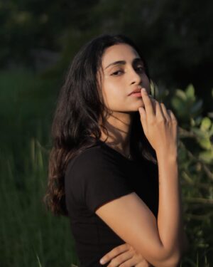 Abitha Venkat Instagram - A quick early morning shoot with @kilaruness 🤗
Vibes don’t lie 🙌🏼
.
..
…
#sunrisephotography #saturday #instagram #india #trending #modelphotography #hyderabad #abithavenkat